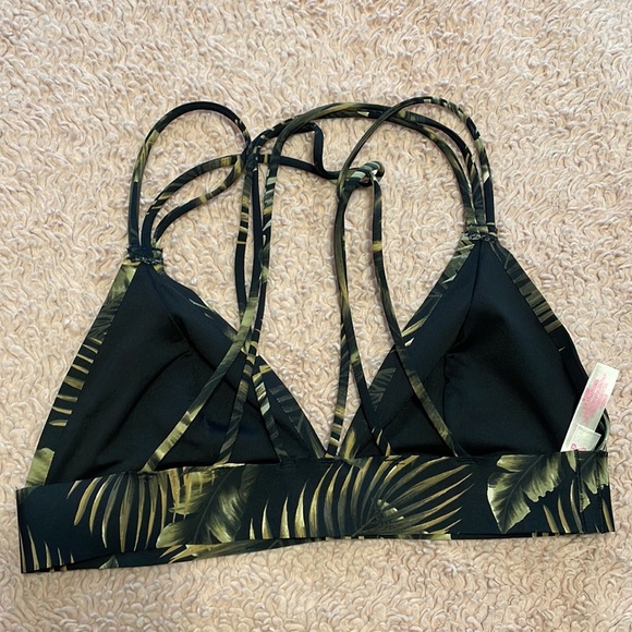 Like New - Picture 3 of 4